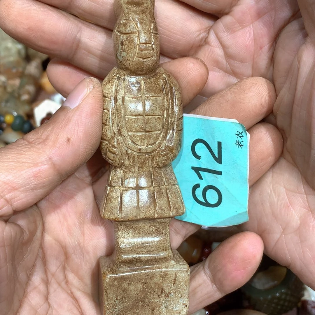 未镶嵌蛇纹石玉颈饰老****室