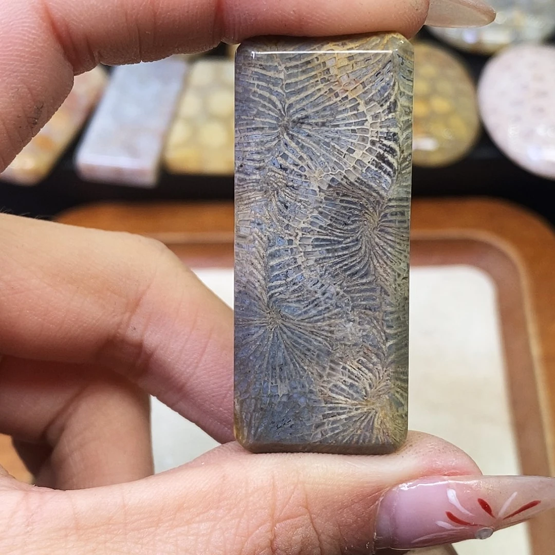 硅化玉颈饰合金清****洛