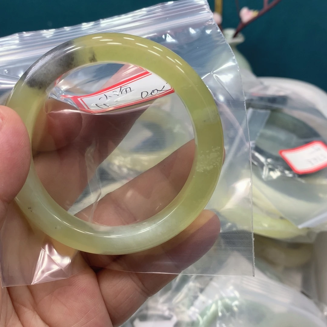 透闪石-蛇纹石玉手镯未镶嵌小****萄