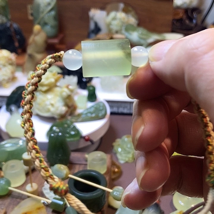 蛇纹石玉未镶嵌珠宝奇石