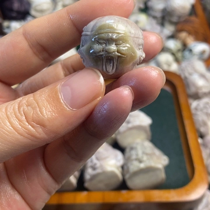 蛋****配饰鹿角雕刻一个出