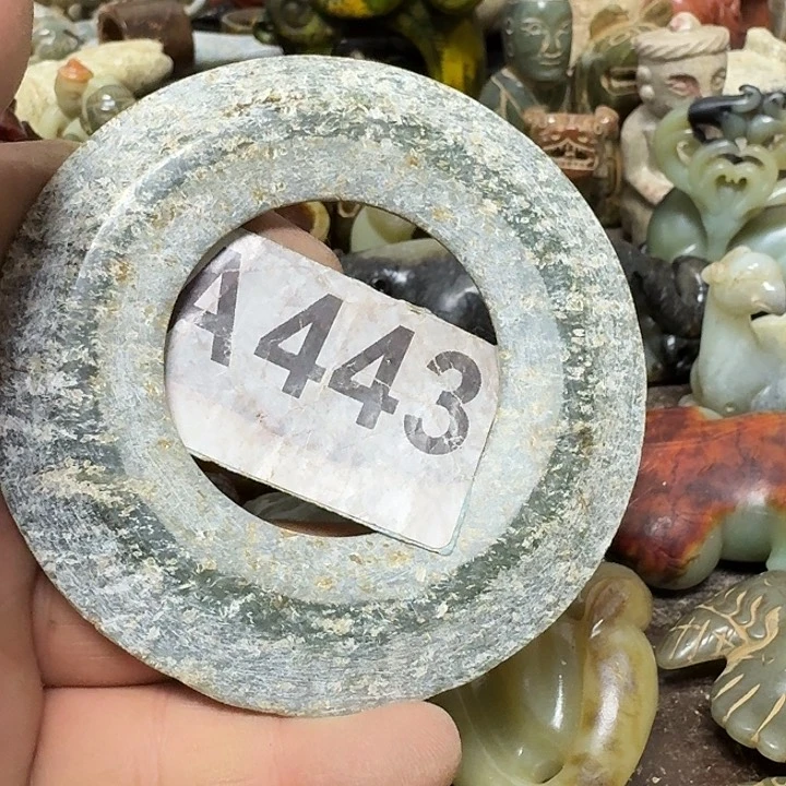 和田玉未镶嵌颈饰黑****明