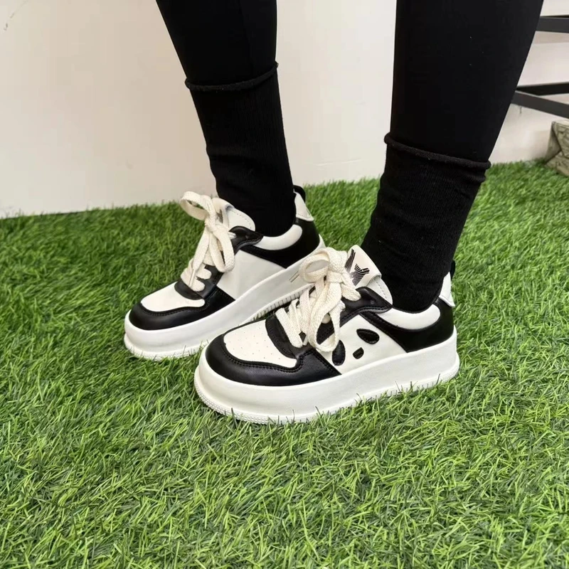 （小熊猫）2025新款春季黑白配色时尚百搭熊猫休闲小板鞋60696