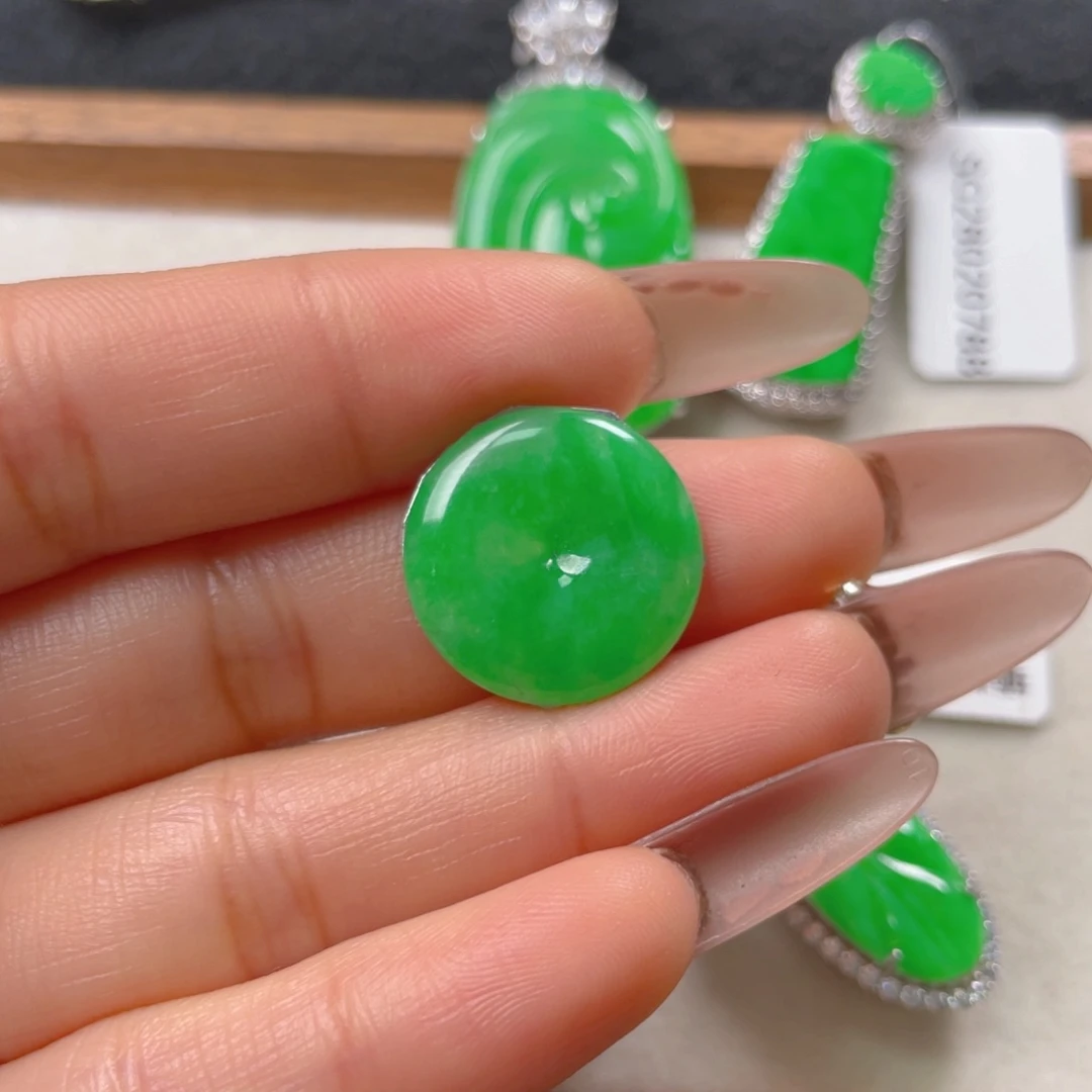 翡翠颈饰银S925镶嵌翡翠