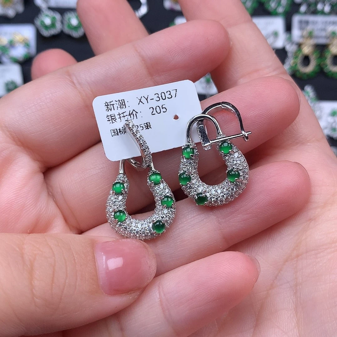 珊***烫翡翠银S925镶嵌耳饰