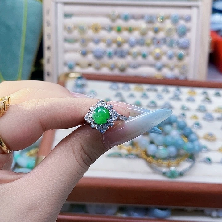 翡翠未镶嵌颈饰天然翡翠Ａ货