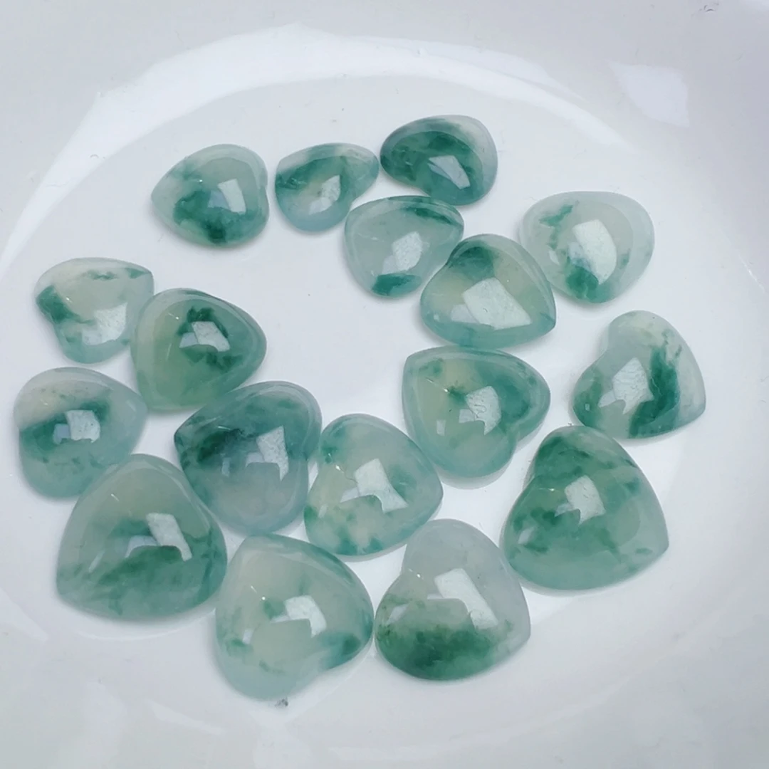 翡翠散珠飘花爱心一个