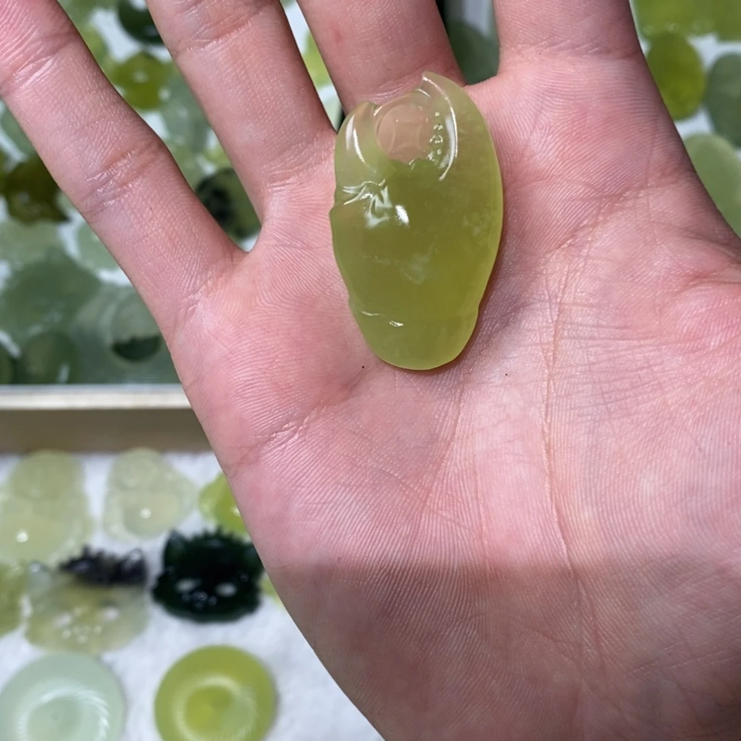 岫玉未镶嵌吊坠(不含链)