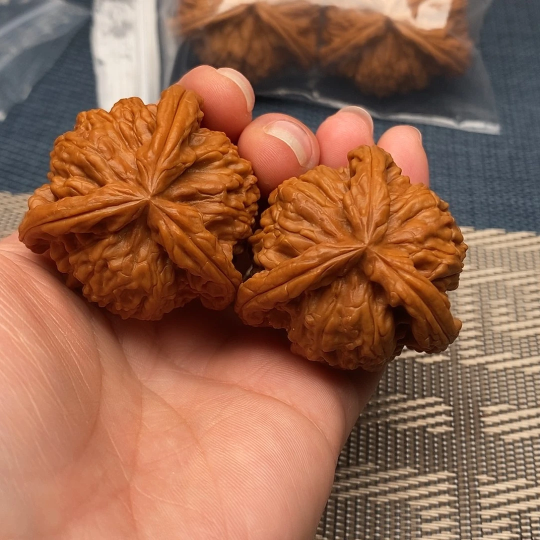 失***得文玩核桃吊坠三棱