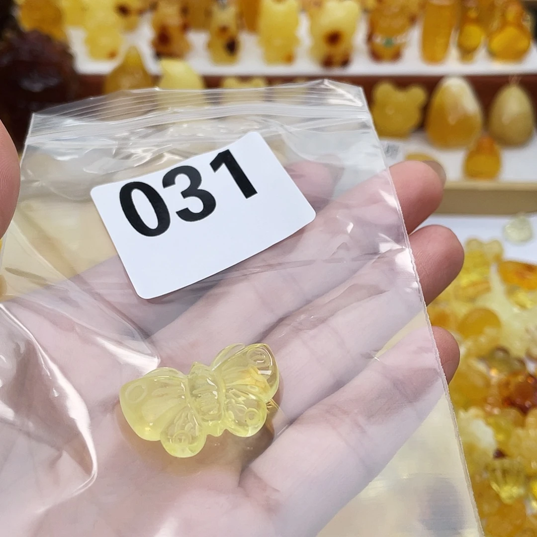 琥珀吊坠(赠链)未镶嵌