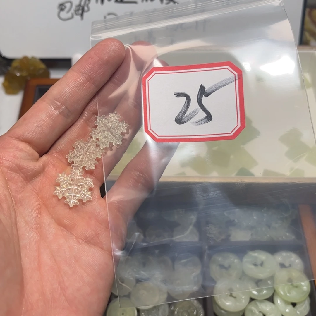 顽***熊蛇纹石玉合金颈饰