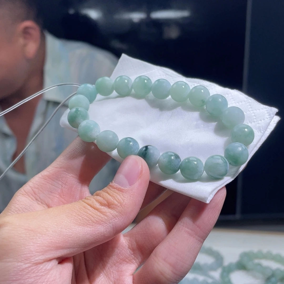 定制翡翠未镶嵌手串