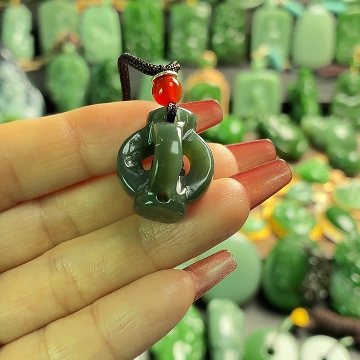 佳***儿和田玉未镶嵌挂件