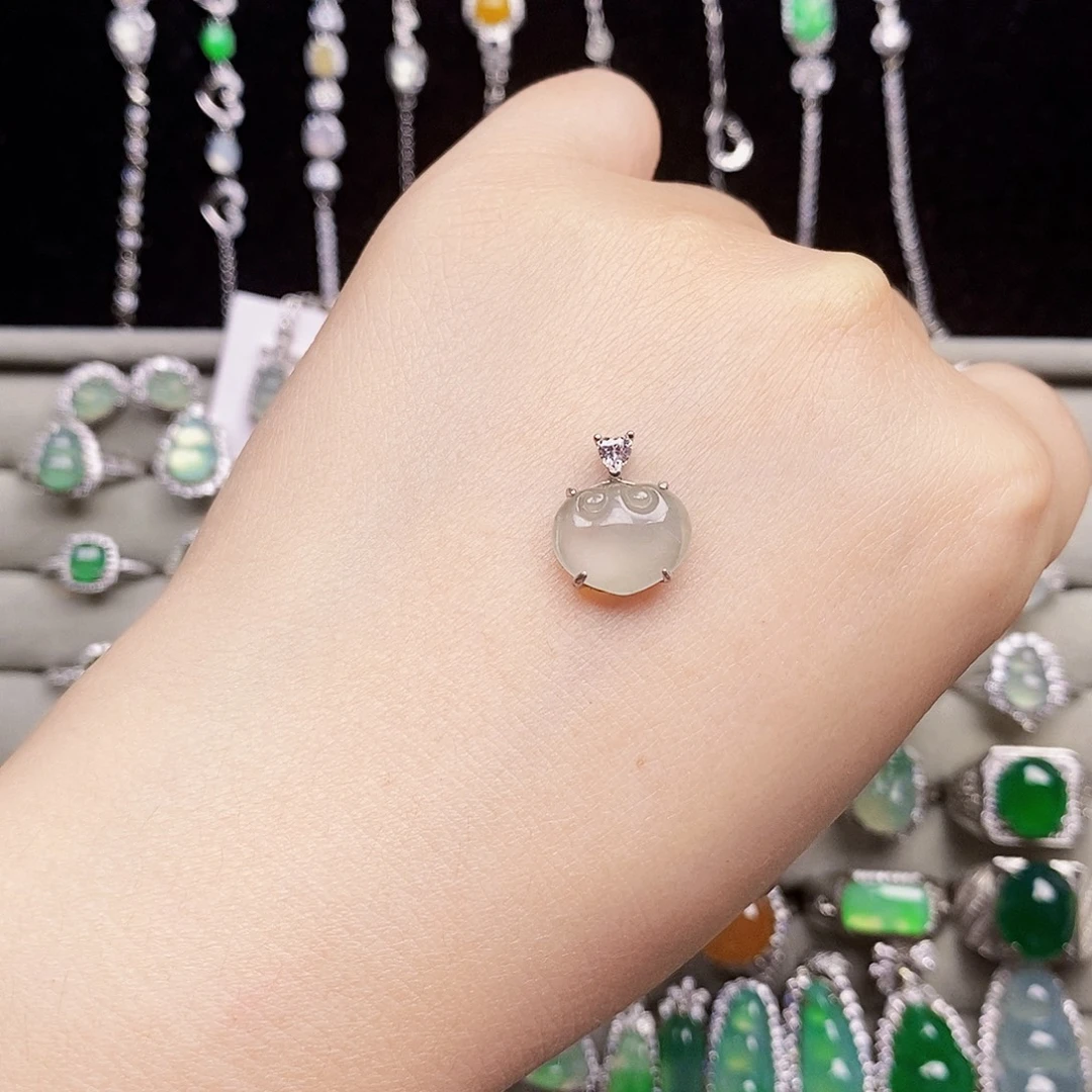 翡翠银S925镶嵌颈饰如意