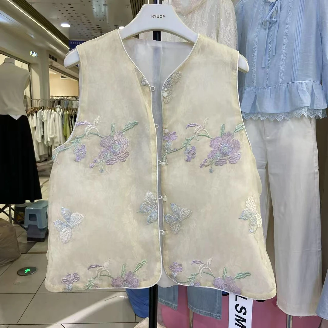 3972女士刺绣国风马夹