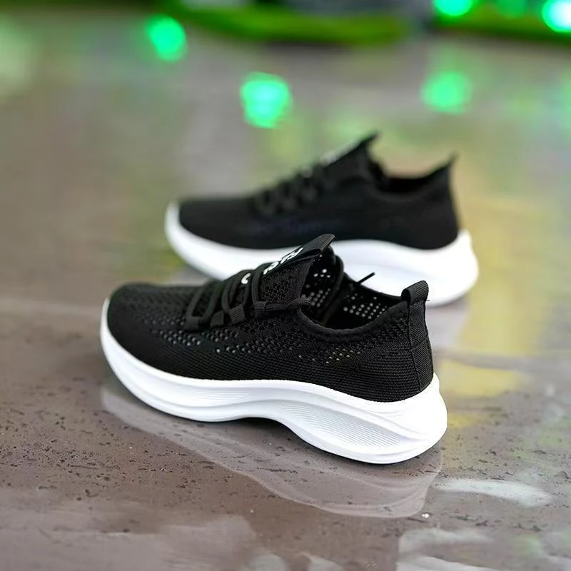 2025春夏季透气飞织鞋女韩版百搭运动跑步鞋镂空网面洞洞小白鞋