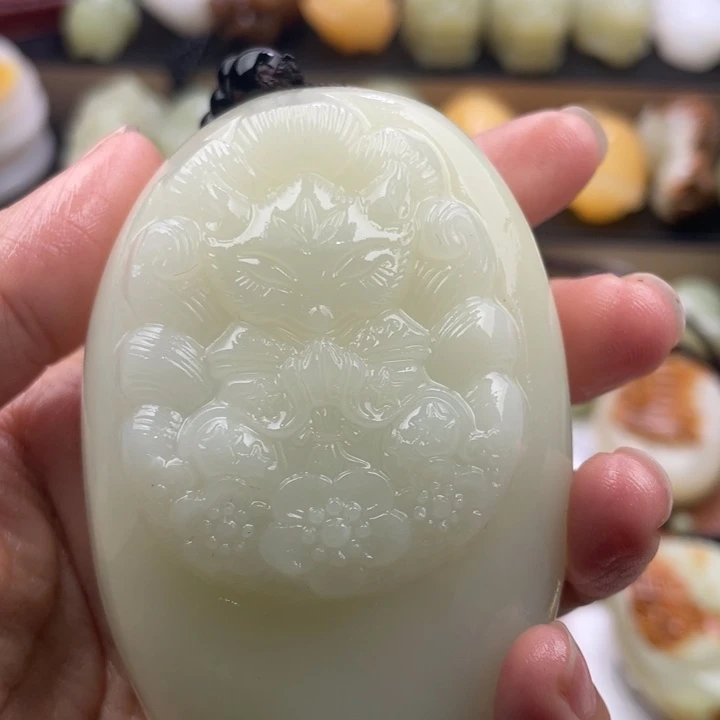 北***陌石材古青石手把件