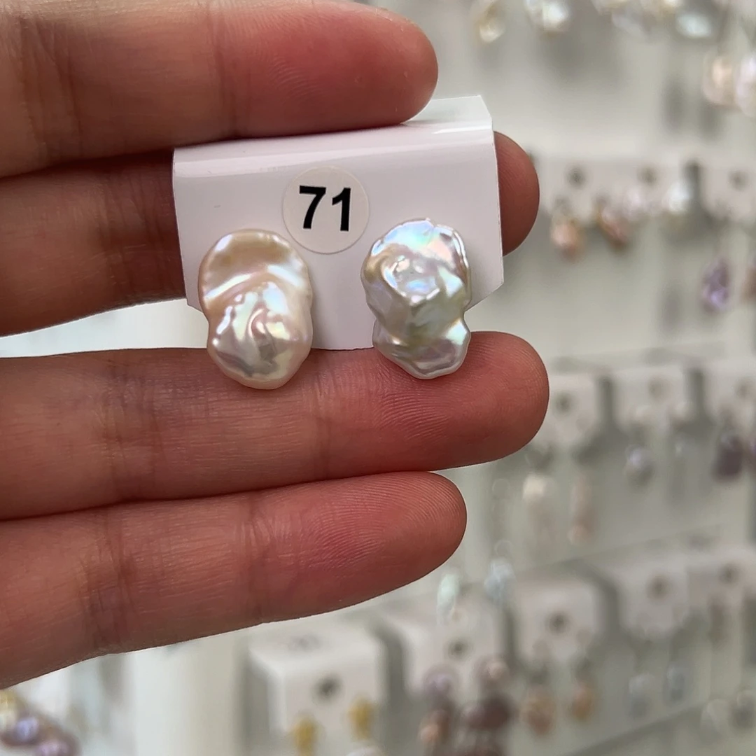 非金属巴洛克花瓣耳饰