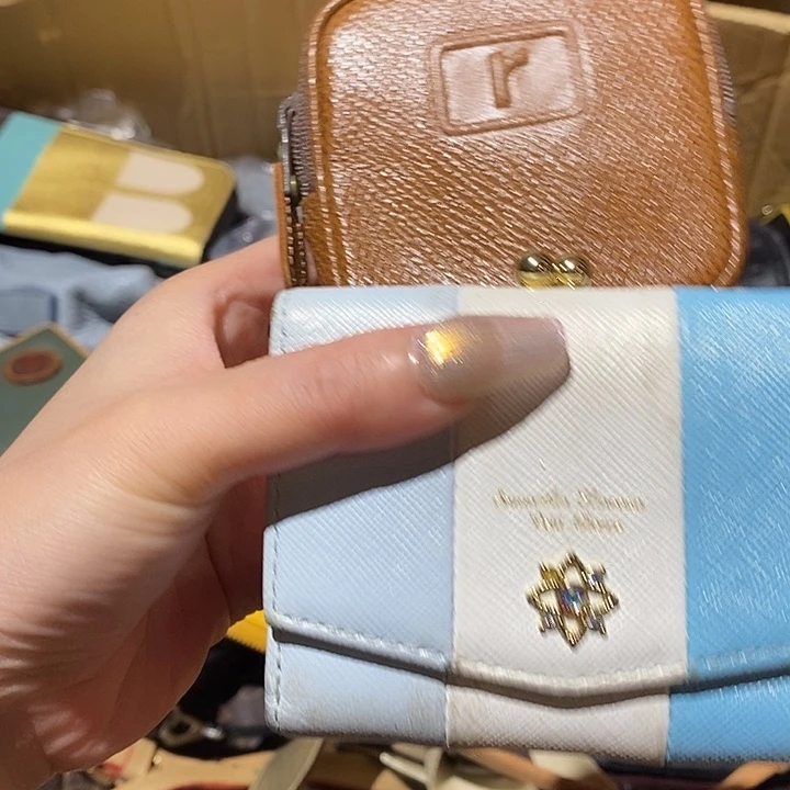 一***一中古香水沐浴露持久留香