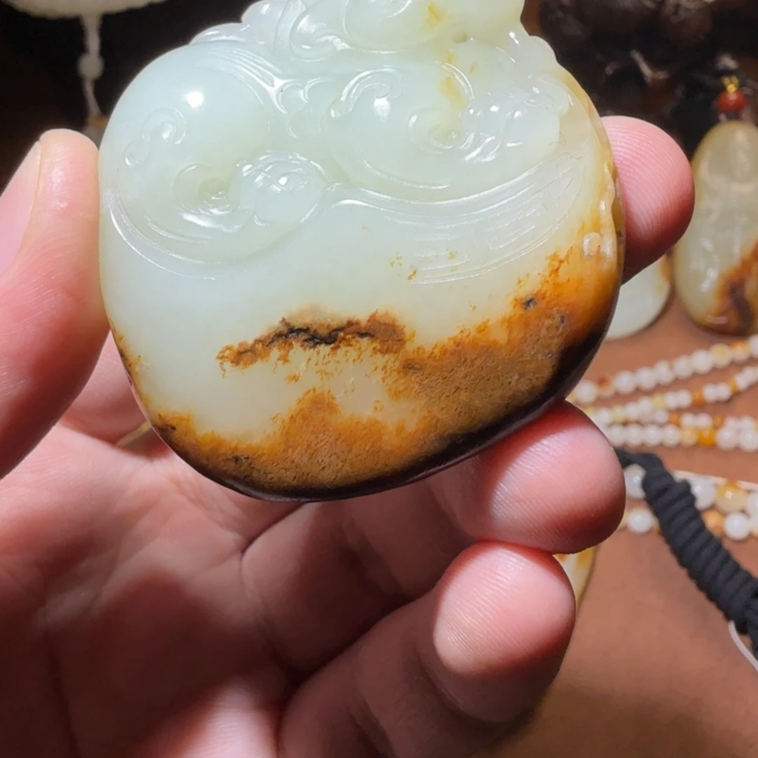 胡***生和田玉未镶嵌挂件