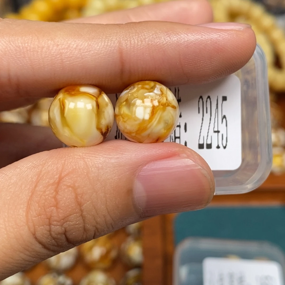 蜜蜡未镶嵌珠宝奇石2245