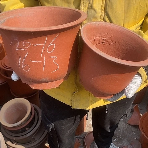 紫砂中国宜兴紫砂花盆，