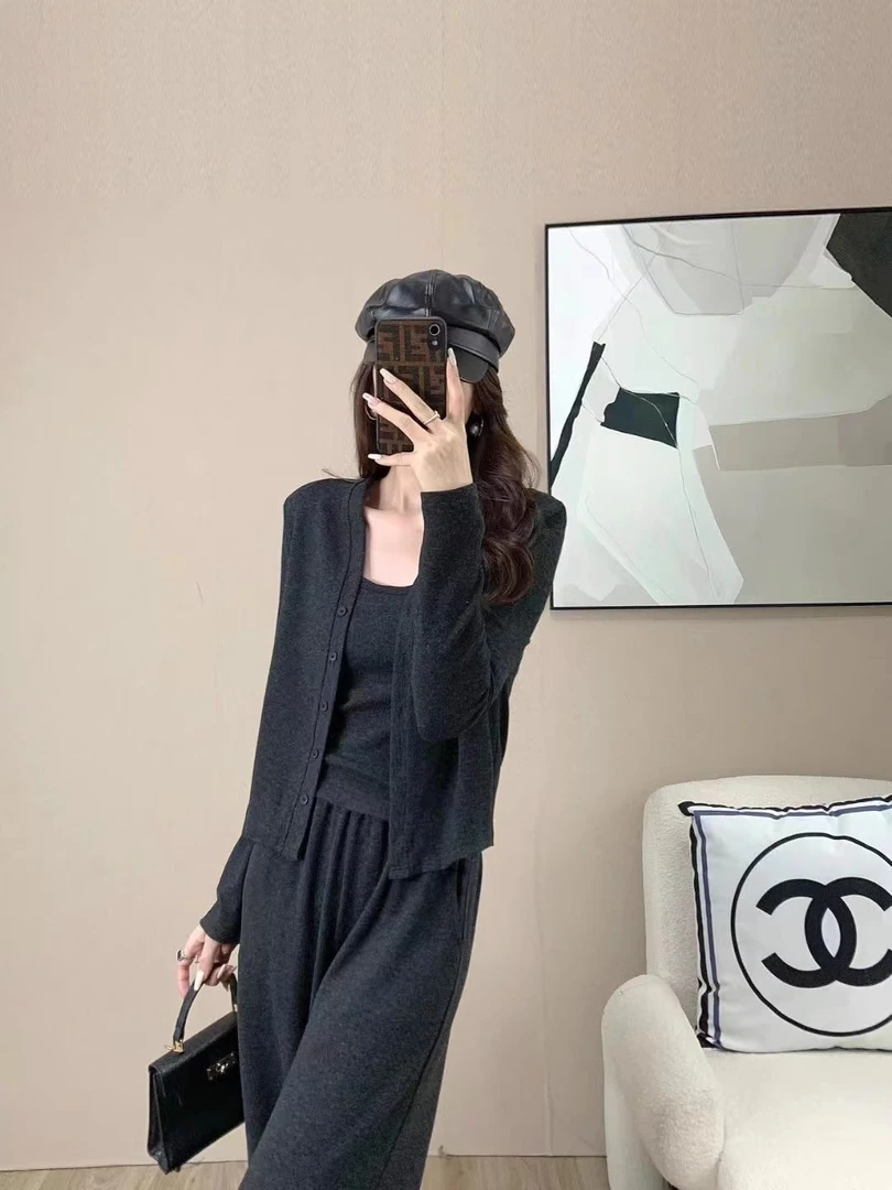 早秋大码韩系气质开衫吊带半身裙三件套女梨型身材显瘦套装休闲