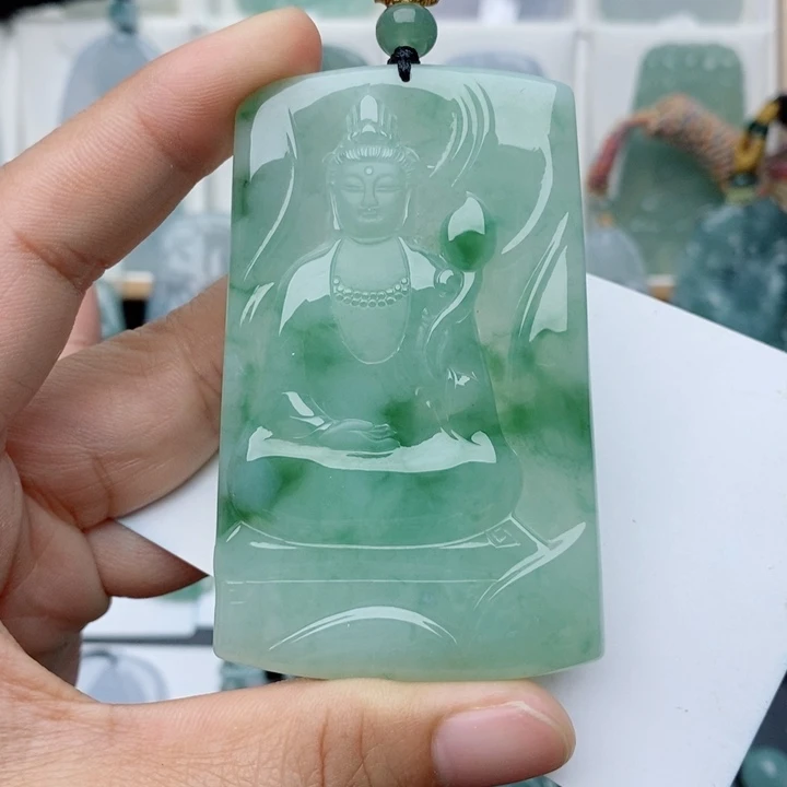 翡翠未镶嵌颈饰素衣