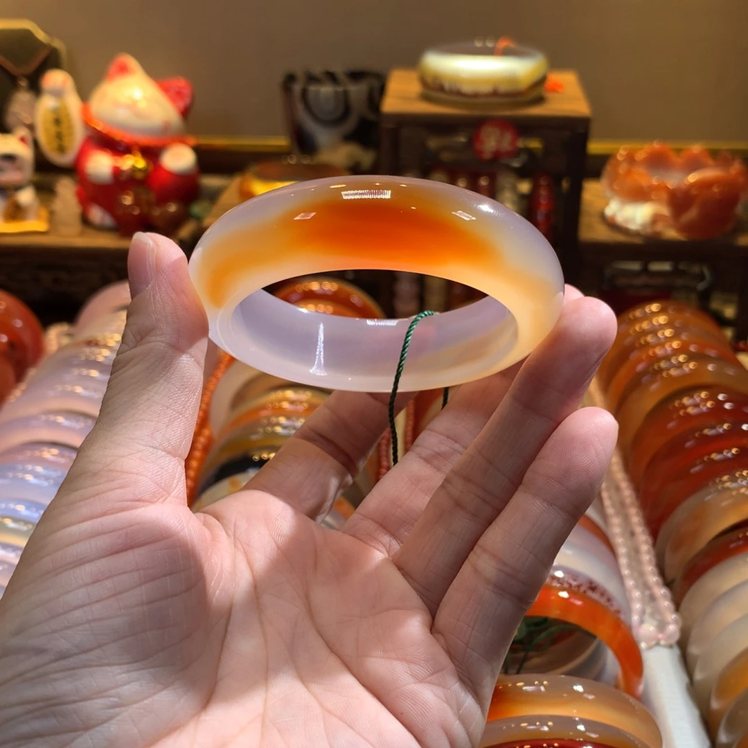 玛瑙/玉髓手镯未镶嵌大***泥