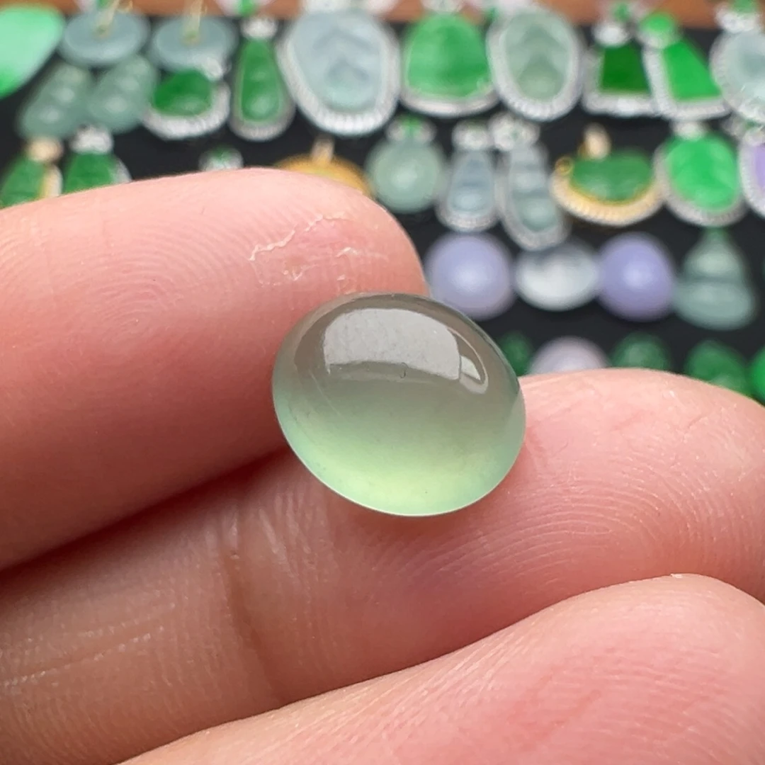 翡翠颈饰未镶嵌蛋10