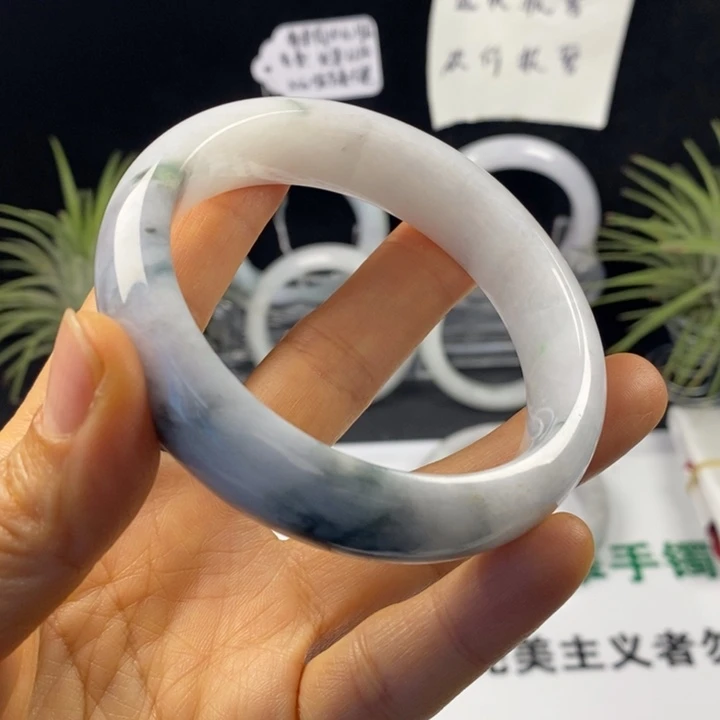 ****笑翡翠未镶嵌手镯81。58.6圈