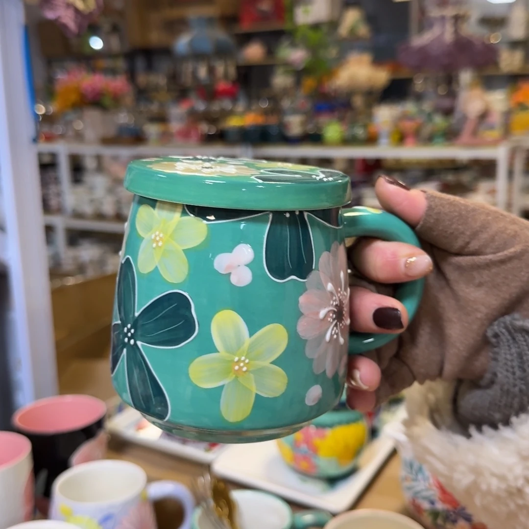 瓷400毫升花海带盖马克杯一只