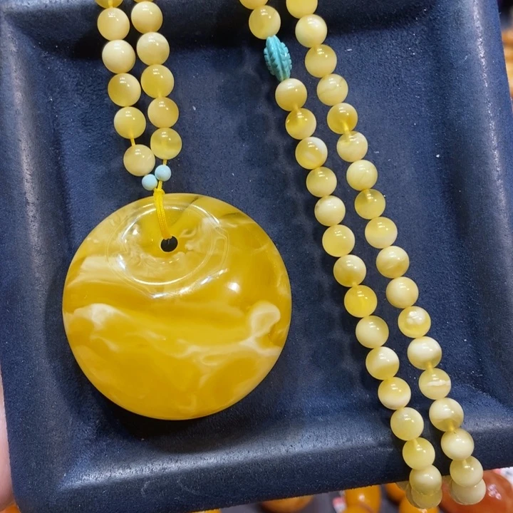 未镶嵌颈饰琥珀蜜蜡