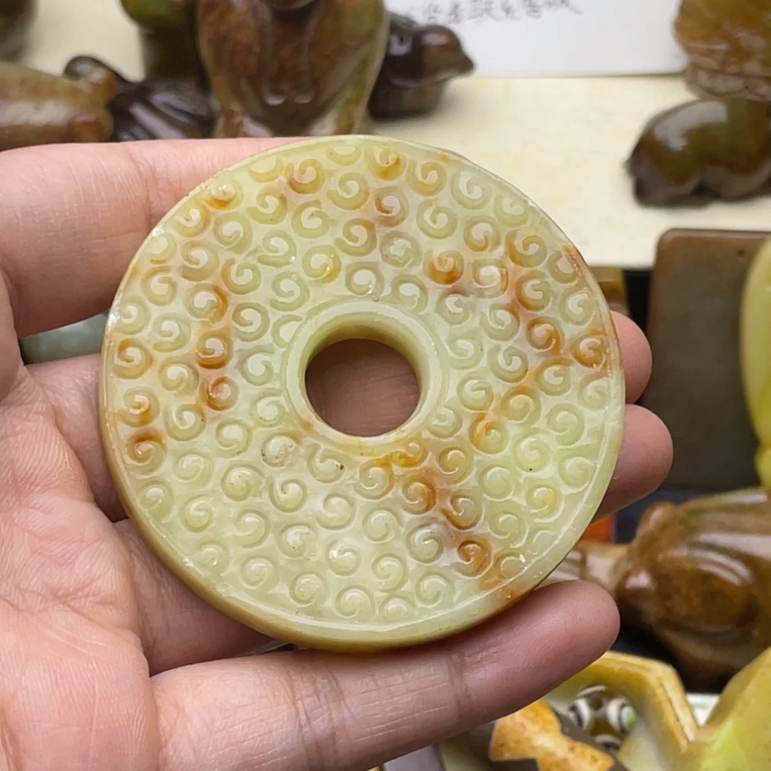 未镶嵌蛇纹石玉颈饰