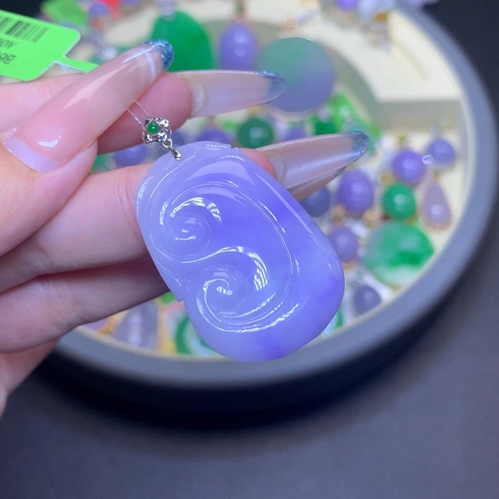 颈饰18K金镶嵌翡翠天然