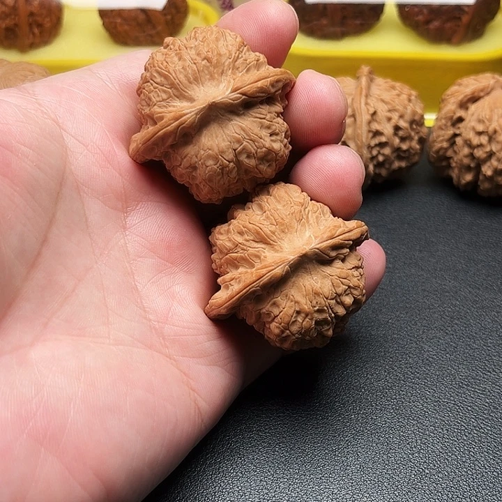 文玩核桃吊坠44全品血麒麟