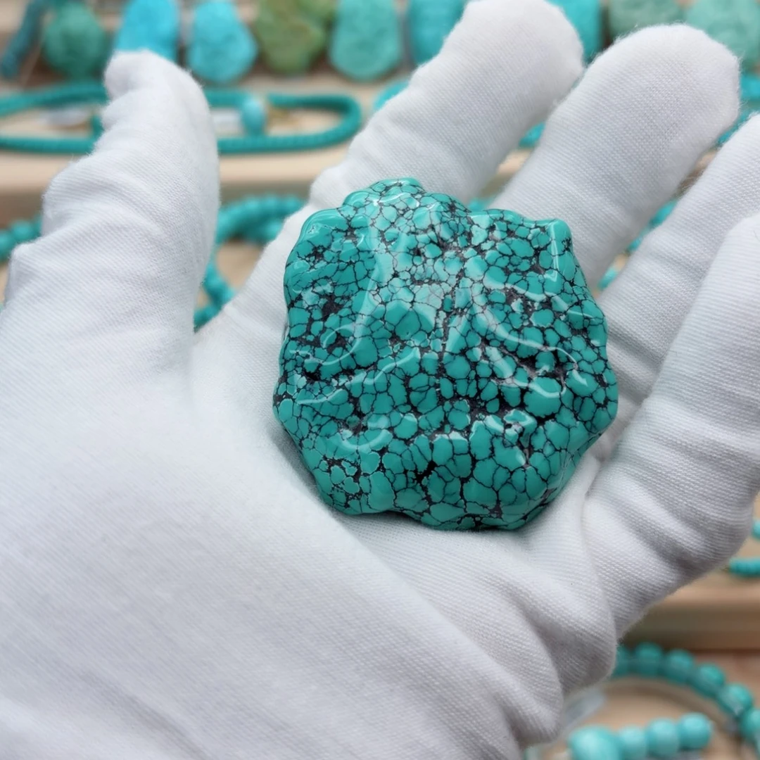 绿松石未镶嵌珠宝奇石