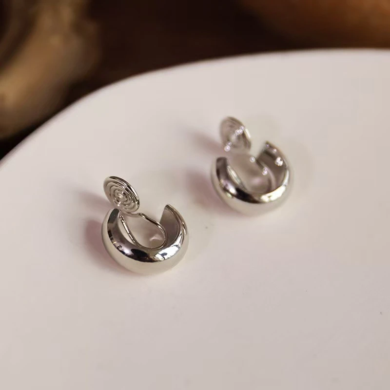 铜合金耳饰 法式铜制素圈蚊香盘耳夹无耳洞女新款耳环秋冬高级感