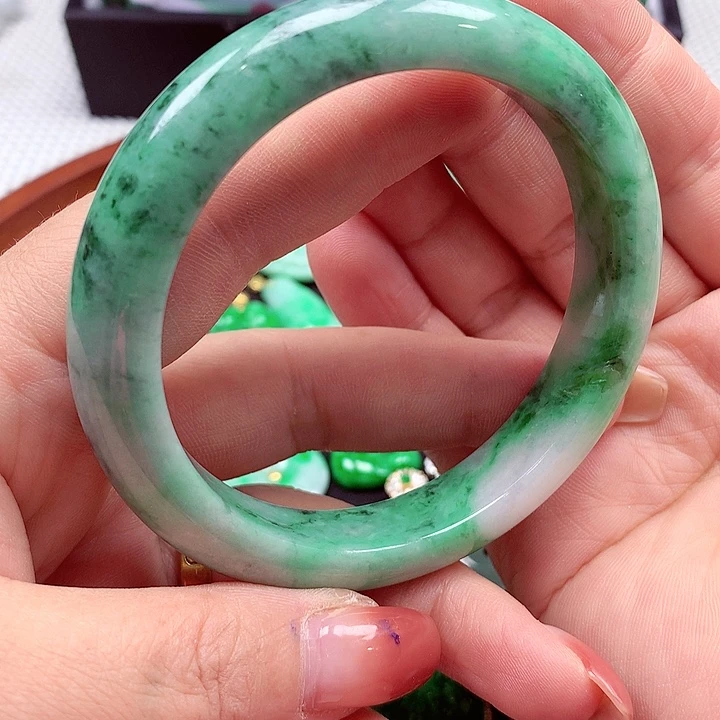 翡翠未镶嵌手镯翡翠手镯