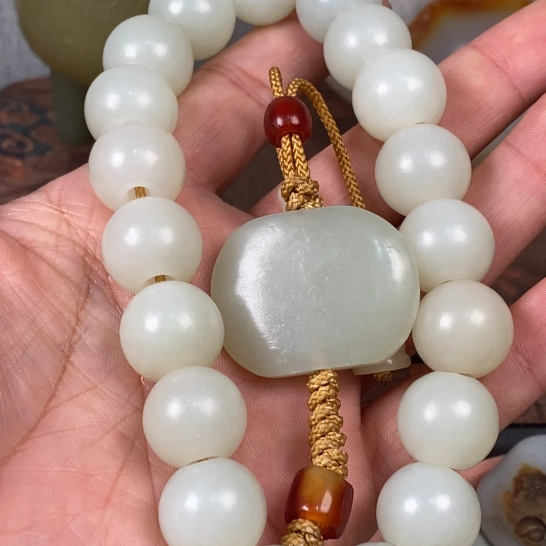 用***达非常精美的脖挂件