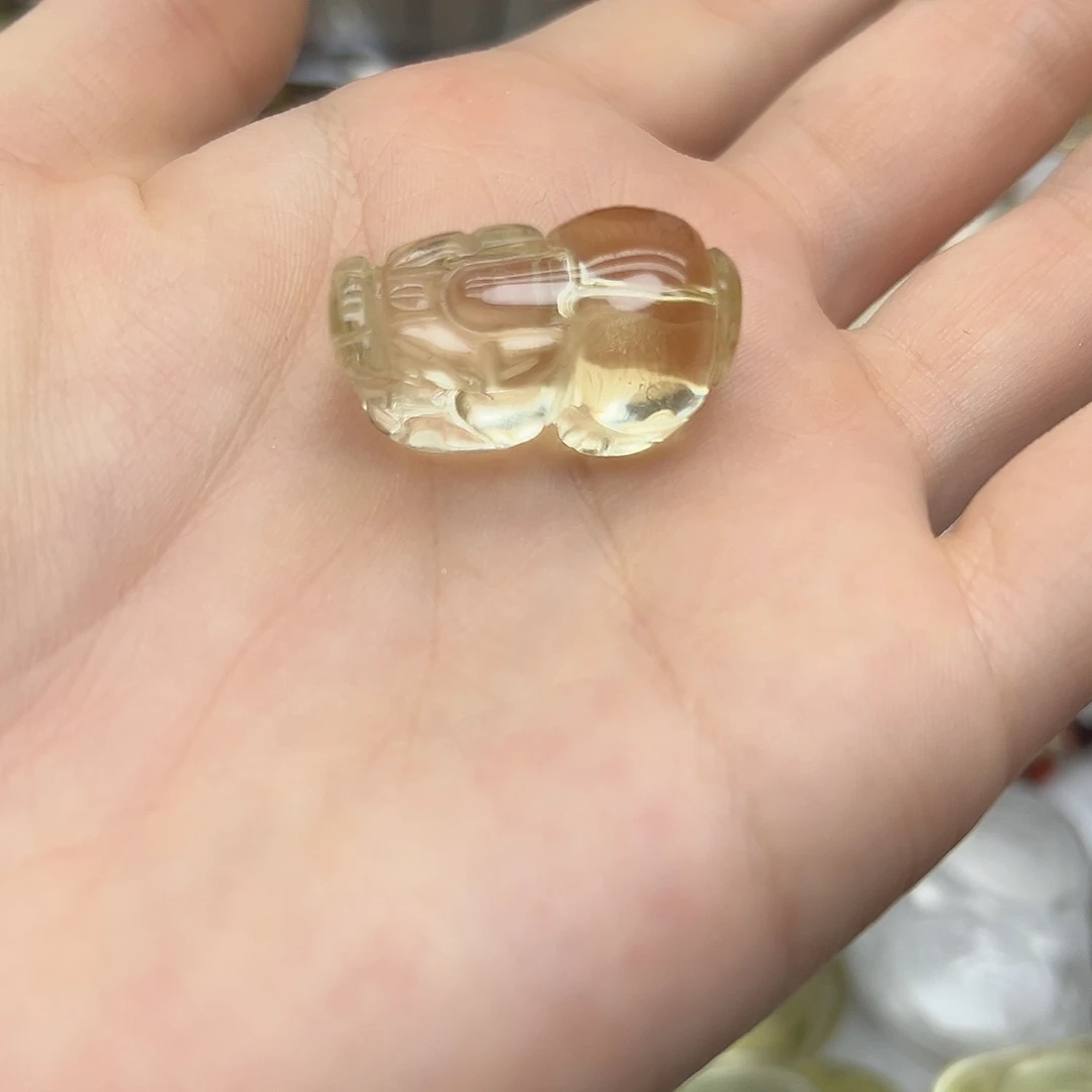 未镶嵌水晶颈饰黄水晶貔貅