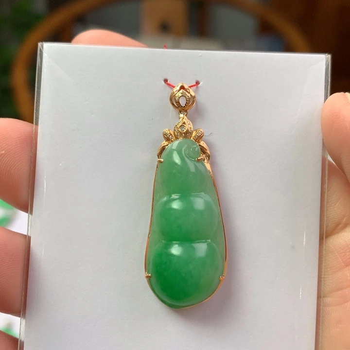 翡翠18K金镶嵌颈饰翡翠吊坠
