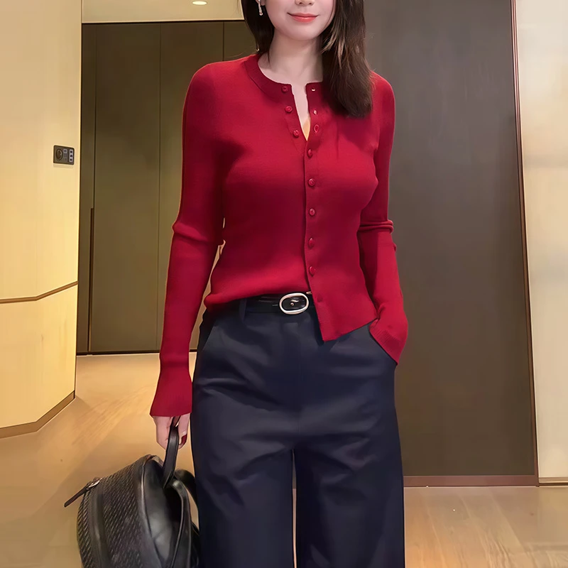 M722复古时尚圆领长袖针织开衫女新款设计感休闲显瘦内搭打底衫