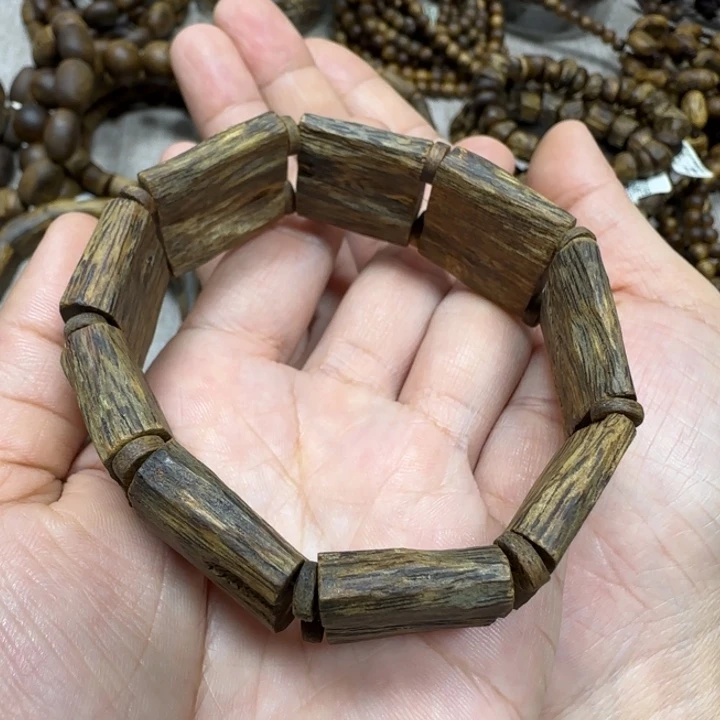 手串沉香乌身多样性发货一条卡22-21克