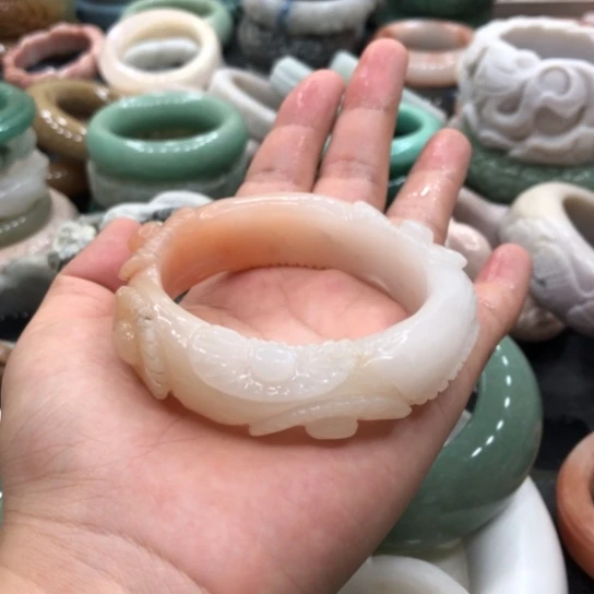 未镶嵌石英岩玉珠宝奇石祥*