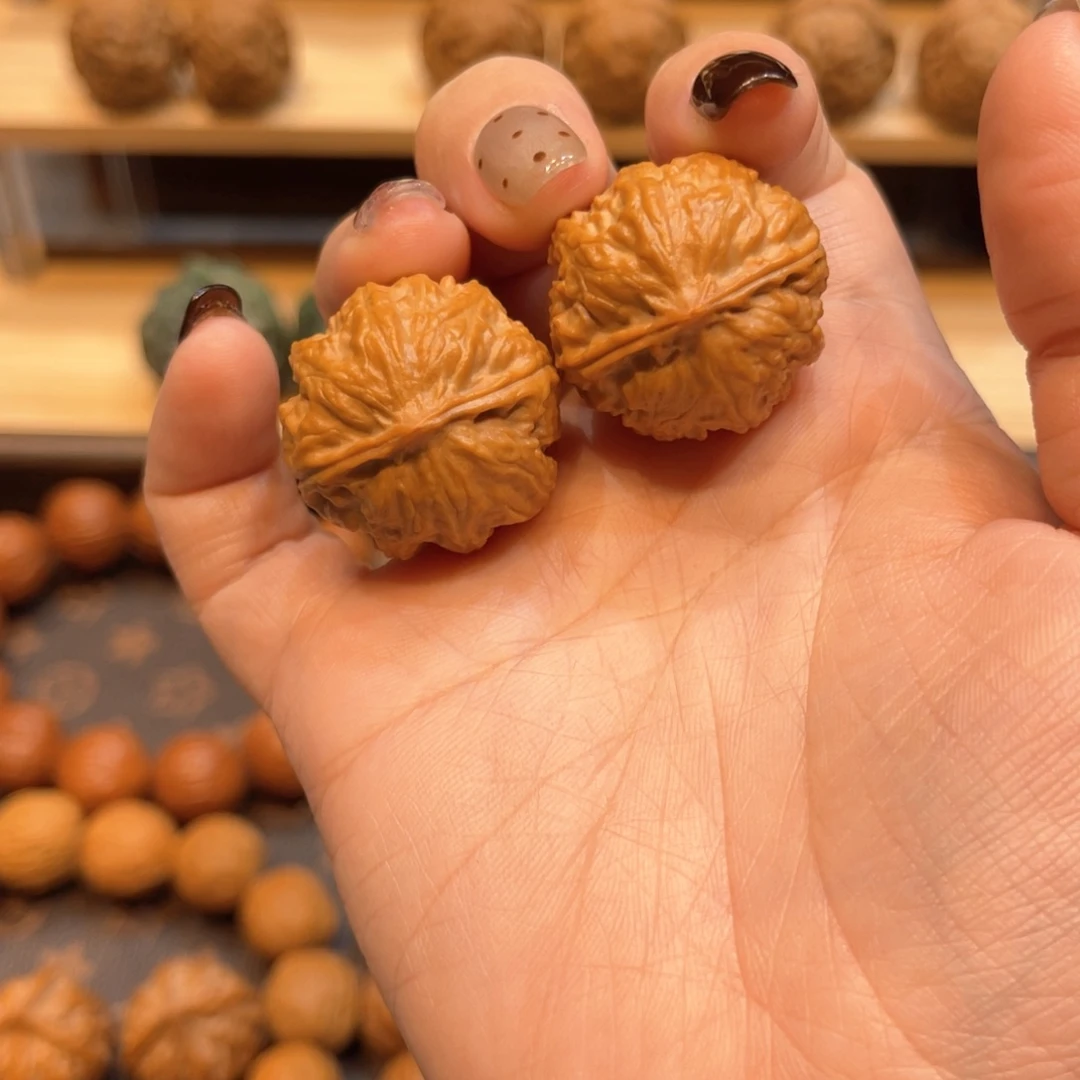 文玩核桃把件黄金球