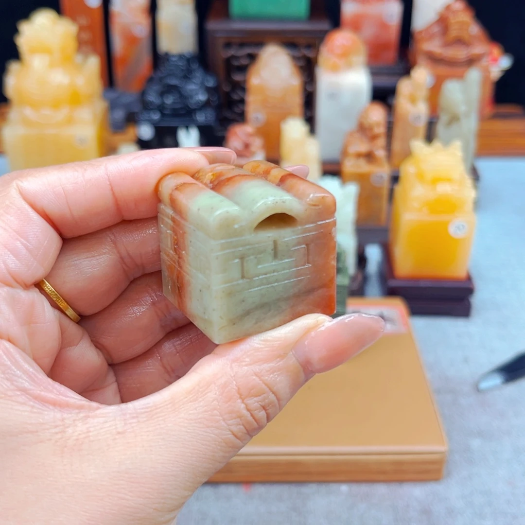 虎***写寿山石闪购商品瑕疵料3*3