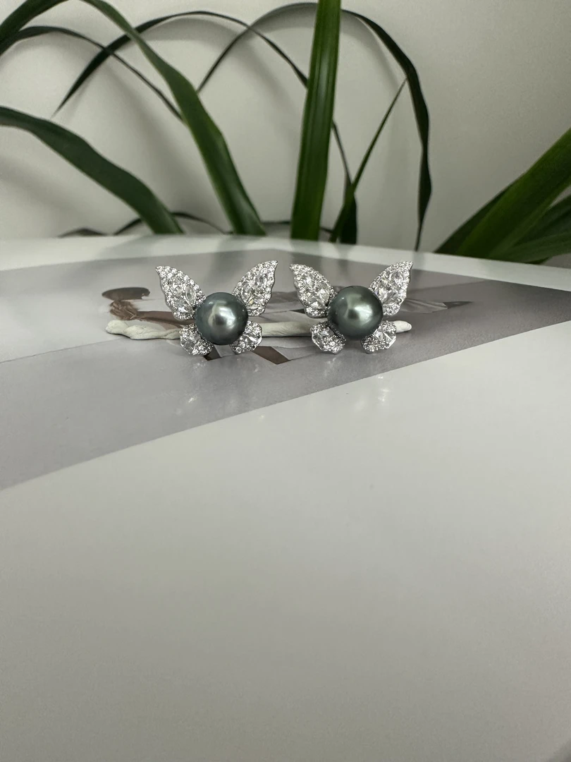 天然海水大溪地珍珠耳饰