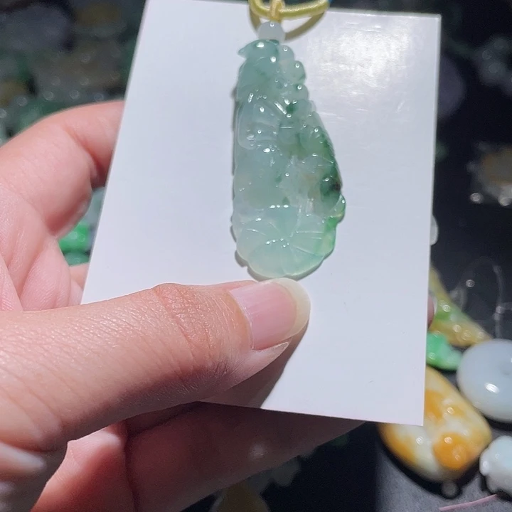 颈饰未镶嵌翡翠天