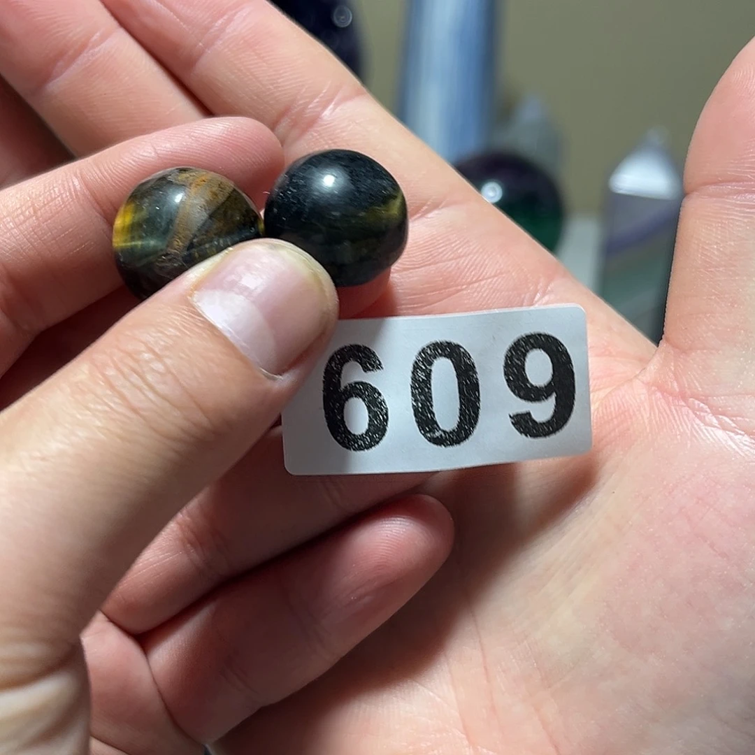 未镶嵌水晶大型摆件（非配饰）